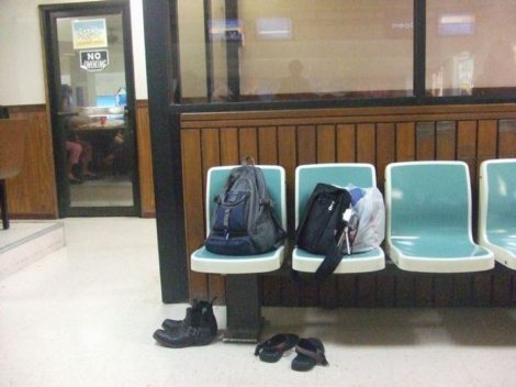 貴重品は持ち歩きましょう。