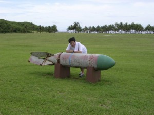 爆弾とツーショット