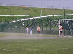 第二戦目 嵐の中でサッカー